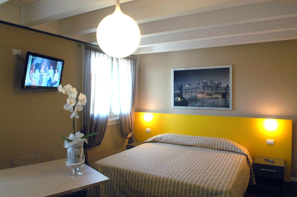 Affittacamere Sale E Pepe Cavaion Veronese Chambre photo